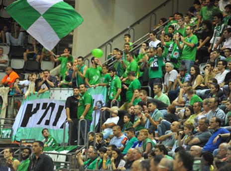 הקהל הירוק באולם (מנהלת הליגה)