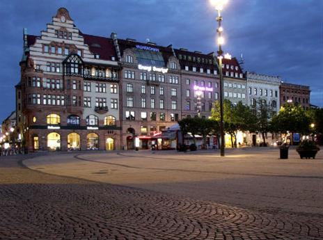 הכיכר במאלמו. כאן יוכלו לראות את המשחק, בזכות הכוכב