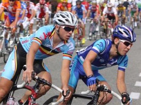 מימין רן מרגליות, אחד ממקימי הקבוצה: "החלטנו לקפוץ למים"