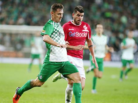 אוברניאק  במשחק פושר בצל הפרסומים על עזיבה אפשרית שלו (אלן שיבר)