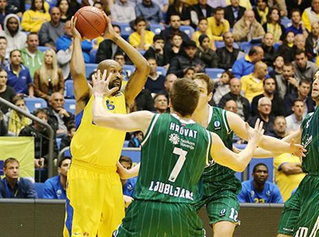 מנסה לפלס את דרכו. סמית' (אלן שיבר)