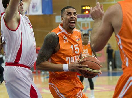 סימפסון הוביל את החזרה של הכתומים למשחק (עודד קרני)