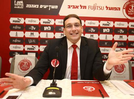 חושש מהאוהדים. כבירי (אלן שיבר)