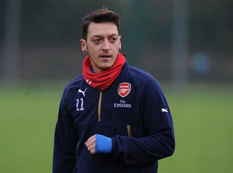 אחרי פציעה קלה, גם אוזיל יהיה בסגל (gettyimages)