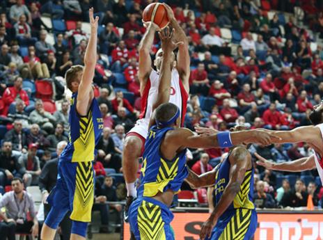 הוביל את קלעי האדומים. לימונד (אלן שיבר)