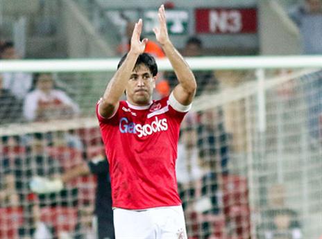 עוזר מאמן על המגרש. ברדה ממשיך (דני מרון)