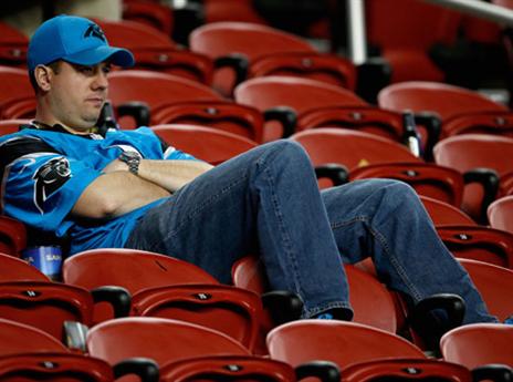 אוהד קרוליינה מתקשה לעכל (Getty)