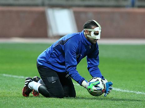 האיש והמסכה היה טוב בין הקורות. קנדיל (יוסי שקל)