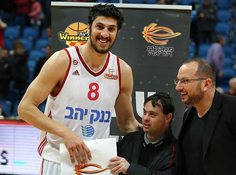 אליהו זכה בתואר השחקן המצטיין (אלן שיבר)