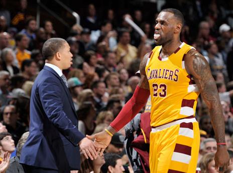 ג'יימס ולו. בינתיים הכוכב מפרגן (Getty)