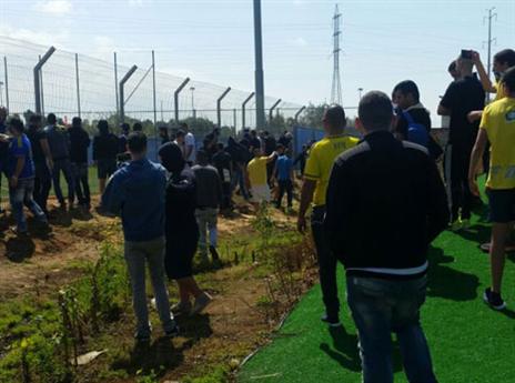 האוהדים מוכנים למשחק העונה