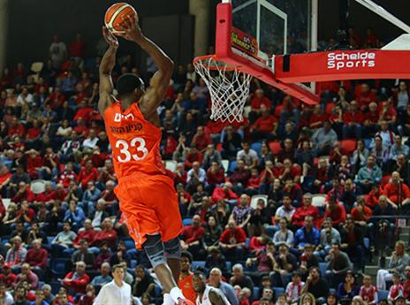 גם שואו טיים של רייט לא מנע הפסד (לירון מולדובן)