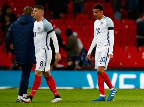 נחיתה קשה. בארקלי ועלי (Getty)