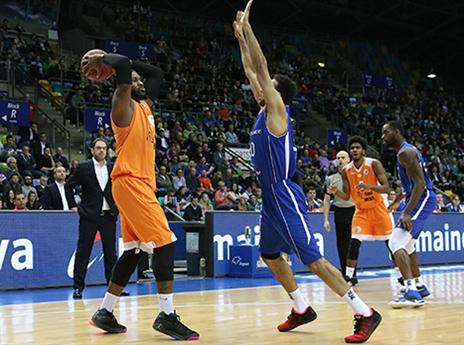 מונרו מול פרנקפורט (Tim Dannenberg)