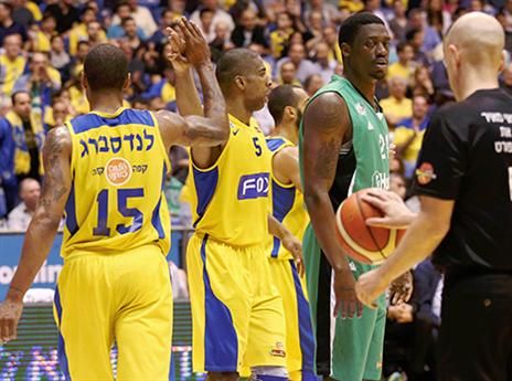 הניסיון עשה את שלו ומכבי ירדה למחצית ביתרון (אלן שיבר)