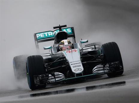 המילטון. הבריטי המאוכזב נאלץ לפרוש (getty)