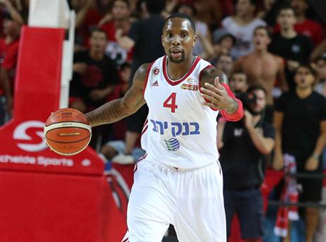 רואלנד. שוחח עם ג'נינג לאחר ההעפלה (עודד קרני)