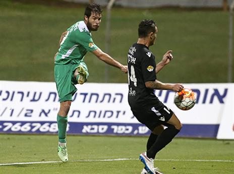 בעיטה נהדר של הקשר (אלן שיבר)