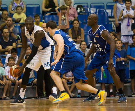 מאבק פיזי בצבע (מנהלת הליגה)