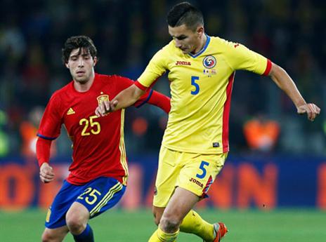 בפנים. הובאן מול סרג'י רוברטו (Getty)