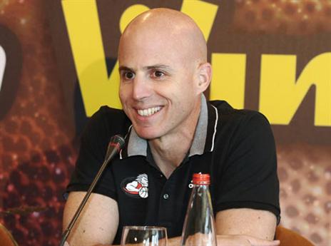 הקלפים מתערבבים. פרנקו (אלן שיבר)