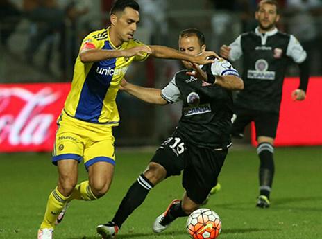 זהבי מול חלאיילה (צילום: יוסי שקל)