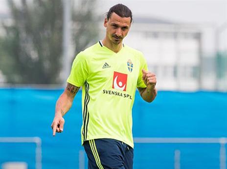 שוב גנב את ההצגה מחוץ למגרש. זלאטן (getty)