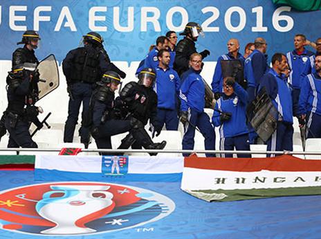 בלאגן גדול ביציעי הוולודרום (getty)