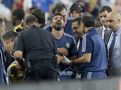 החלוץ נפגע בצורה קשה (GETTYIMAGES)