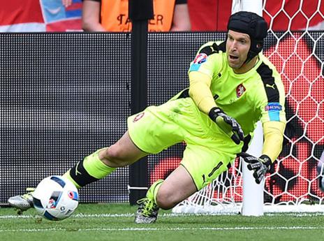 נפרדים מהמדים הלאומיים ביורו 2016 (GETTYIMAGES)