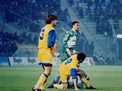 מכבי חיפה מול פארמה. תחילתה של המסורת (האתר הרשמי מכבי חיפה)