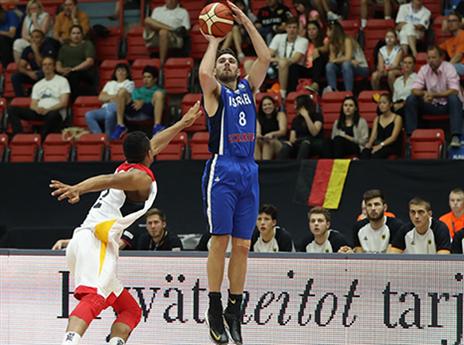 קולע טוב מבחוץ. בן משה (FIBA)