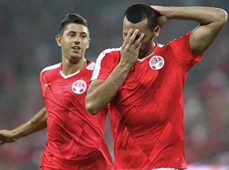 "רק שלא יחטפו לי את הכדור" (צילום: אלן שיבר)