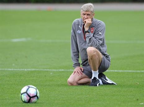 שוב מופנים חצים כלפי ונגר (gettyimages)