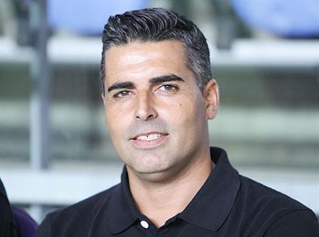 יבחן חלוץ נוסף. סילבס (דני מרון)