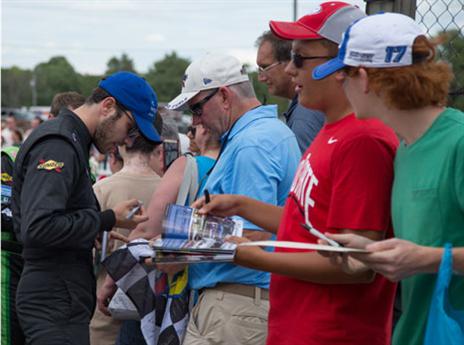 חותם. (Steven Muncie‏)