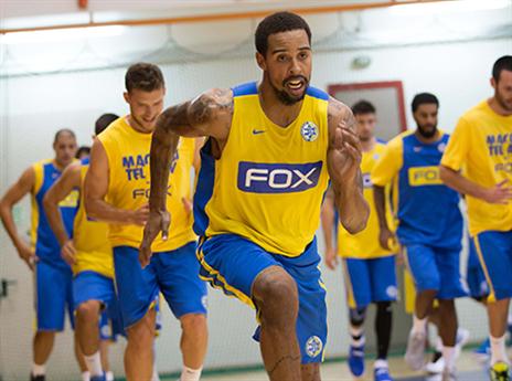 "החוקים נועדו להרוג את מכבי" (צילום: עודד קרני)