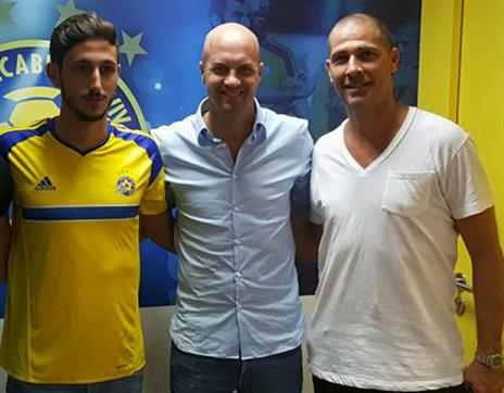 קרויף שוב שם את היד על היהלום של הפועל (האתר הרשמי)