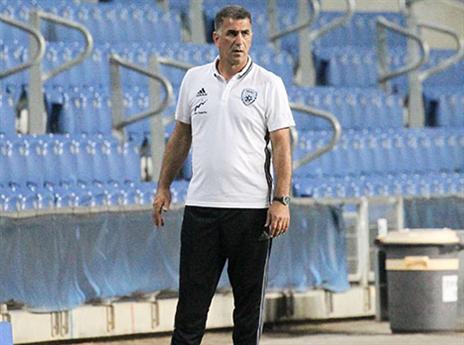 בלבול לא היה מרוצה מהשחקנים שלו במחצית הראושנה (דני מרון)