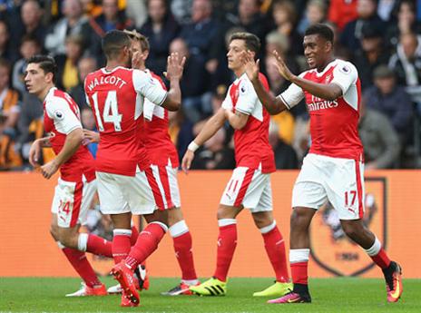 איובי חוגג עם החברים (gettyimages)