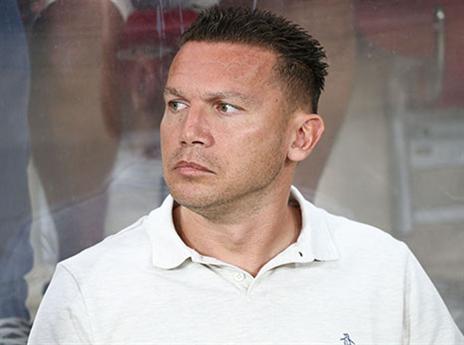 שומר את הקלפים קרוב לחזה. בכר (דני מרון)