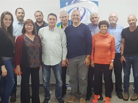 ברן לצד חברי ההנהלה החדשים. יצליחו להביא יותר תקציבים? (יח"צ איגוד האתלטיקה)