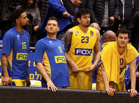 בעין הסערה. מקל (אלן שיבר)