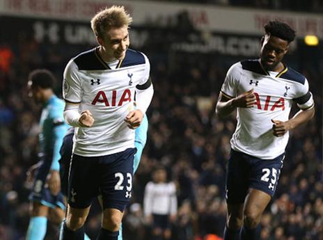 צמד לאריקסן מול סוואנזי (gettyimages)