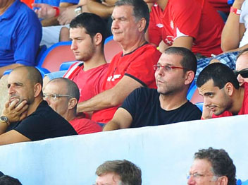 רמון מאיים להוציא צו פירוק לעמותה