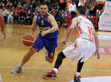 נקודת אור בתקופה הרעה. מקל (אלן שיבר)