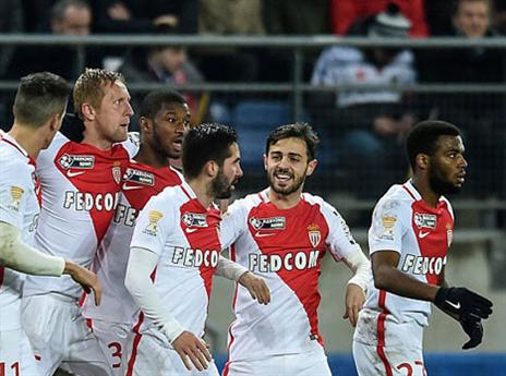 מוטיניו והחברים חוגגים (getty)