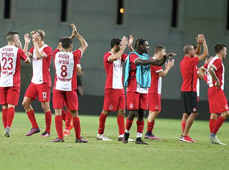 שחקני הפועל. שיימן: "כמה כיף היה, כל המצב גרם לנו להתרכד יעוד יותר" (אלן שיבר)