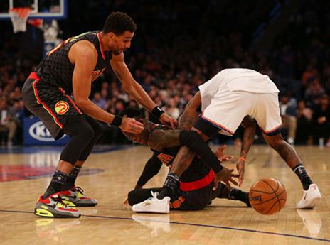 ההוקס ניצחו משחק צמוד בגארדן (getty)