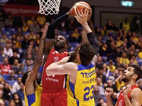 טאקר. בגאצקיס: "לחצנו אותו ואת ליונס, זה היה הגורם המרכזי" (אלן שיבר)